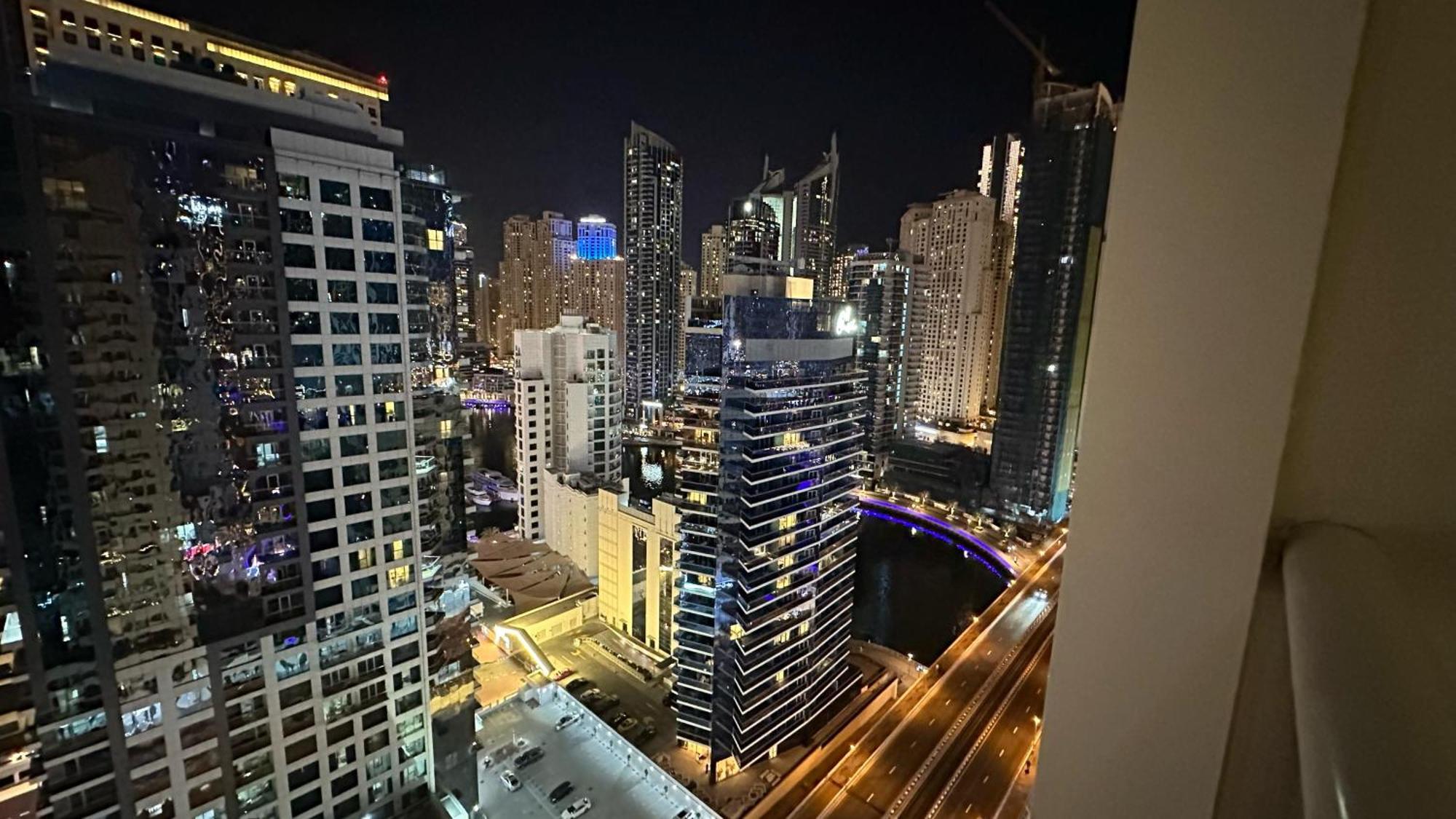 Marina And Sea View At 10mn From Jbr & Metro Deluxe For 4ppl Late Check-in & Late Check-out Dubai