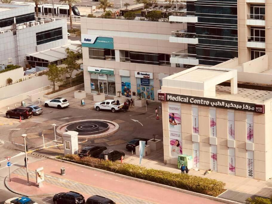 Marina And Sea View At 10mn From Jbr & Metro Deluxe For 4ppl Late Check-in & Late Check-out अपार्टमेंट *