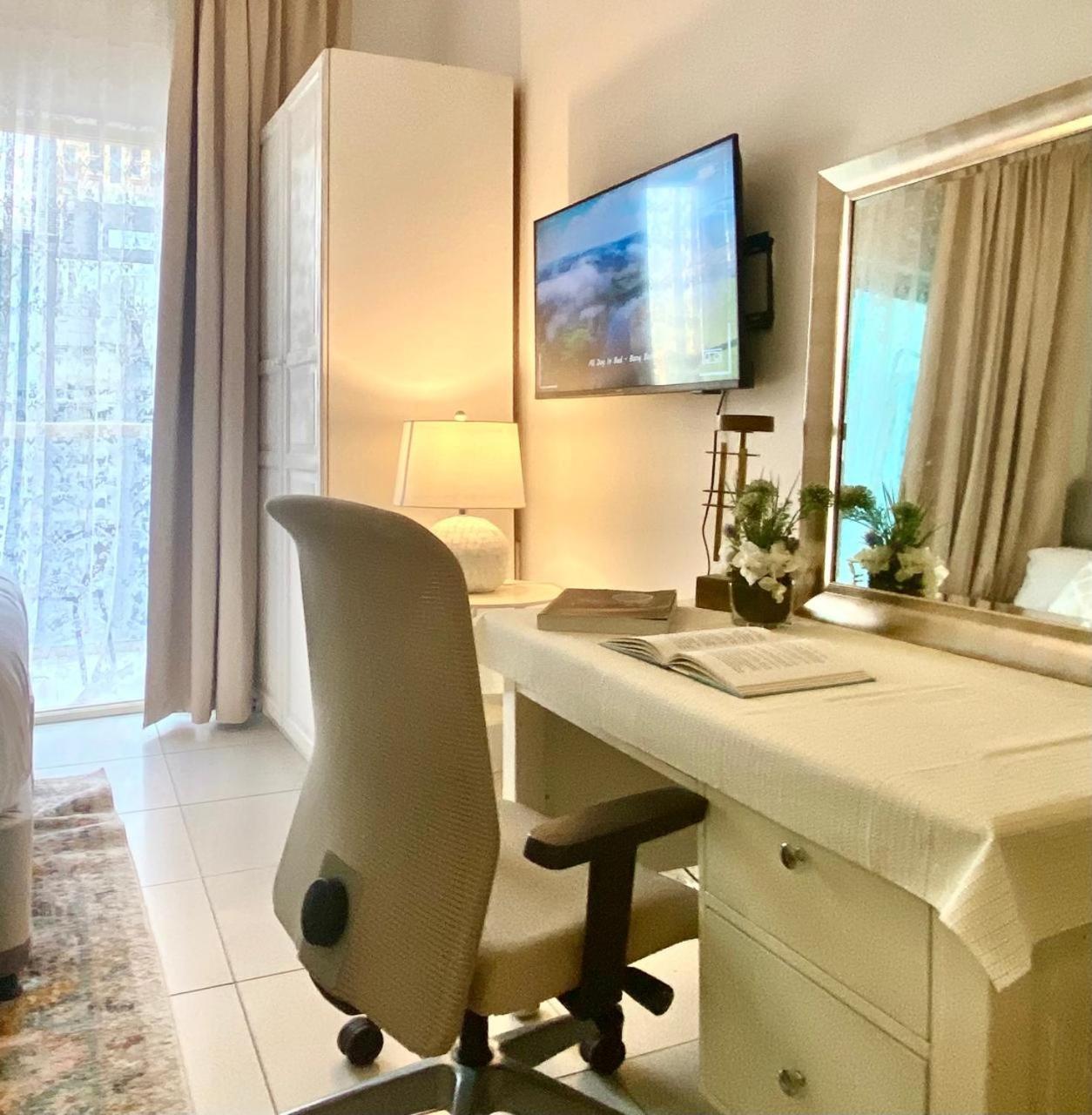 Marina And Sea View At 10mn From Jbr & Metro Deluxe For 4ppl Late Check-in & Late Check-out * Dubai