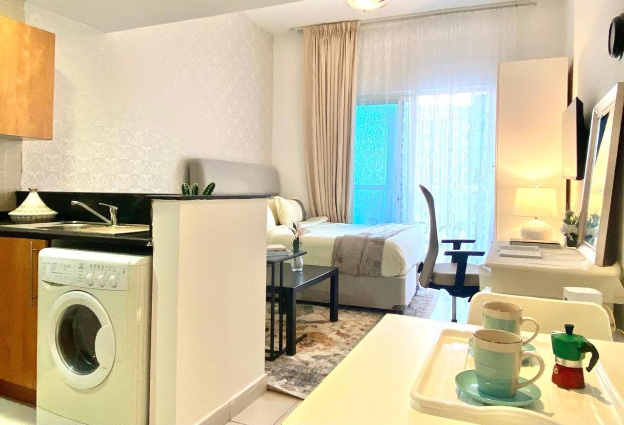 Marina And Sea View At 10mn From Jbr & Metro Deluxe For 4ppl Late Check-in & Late Check-out Apartment Dubai