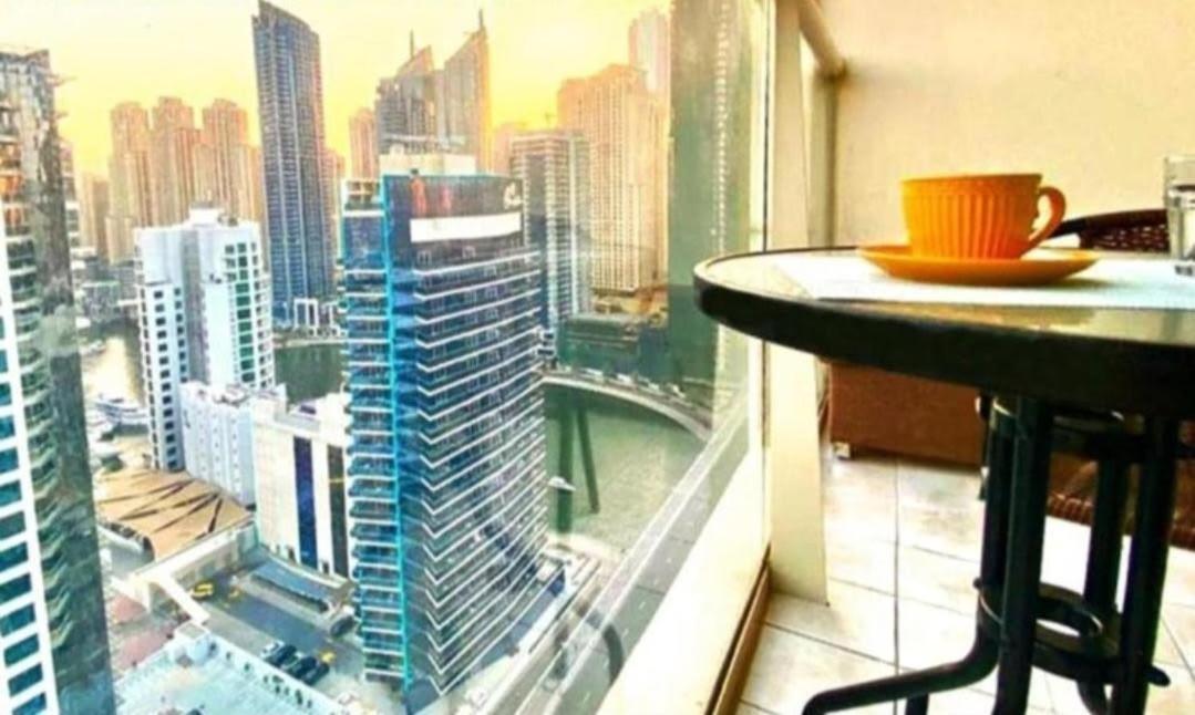 Marina And Sea View At 10mn From Jbr & Metro Deluxe For 4ppl Late Check-in & Late Check-out Dubai