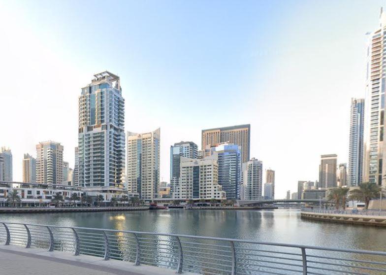 Marina And Sea View At 10mn From Jbr & Metro Deluxe For 4ppl Late Check-in & Late Check-out Appartement Dubaï