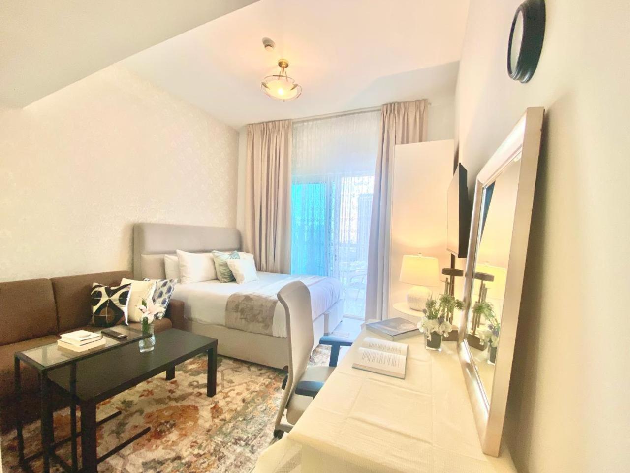 Marina And Sea View At 10mn From Jbr & Metro Deluxe For 4ppl Late Check-in & Late Check-out Appartement